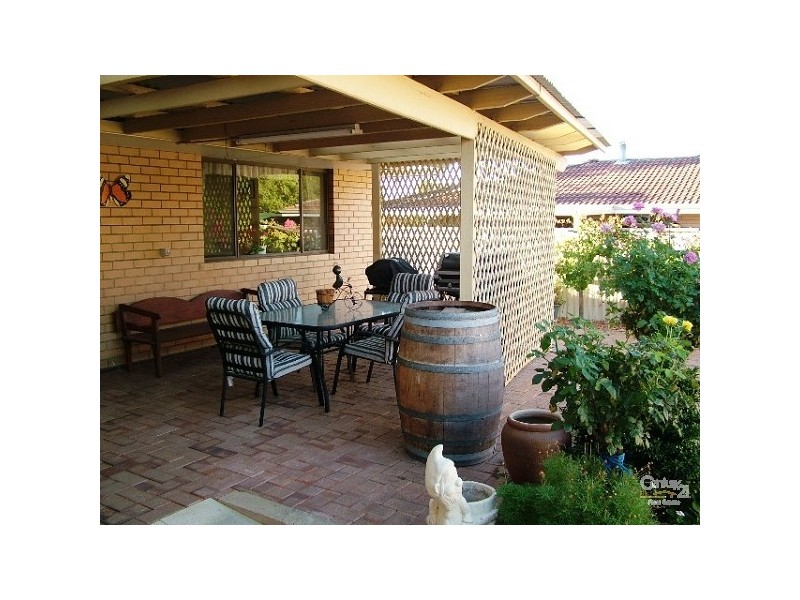 44 Westfield Road, Kelmscott WA 6111