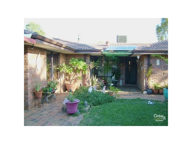 13 Emerald Place, Mount Richon WA 6112