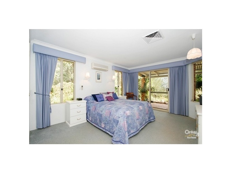 4 Dowell Close, Bedfordale WA 6112