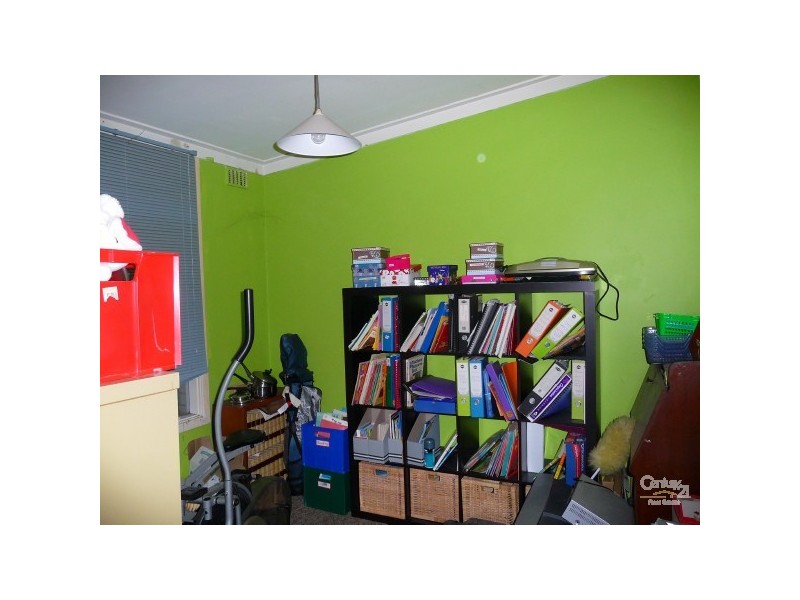 11 Ward Cres, Kelmscott WA 6111