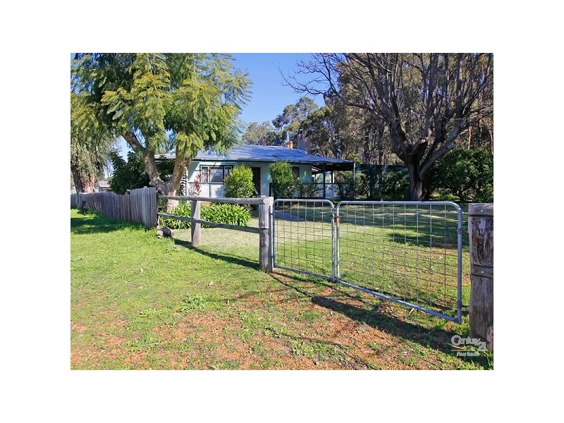 2 Brady Road, Jarrahdale WA 6124