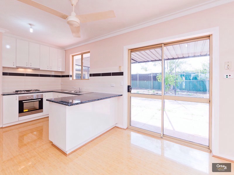 27 Lindy Way, Camillo WA 6111