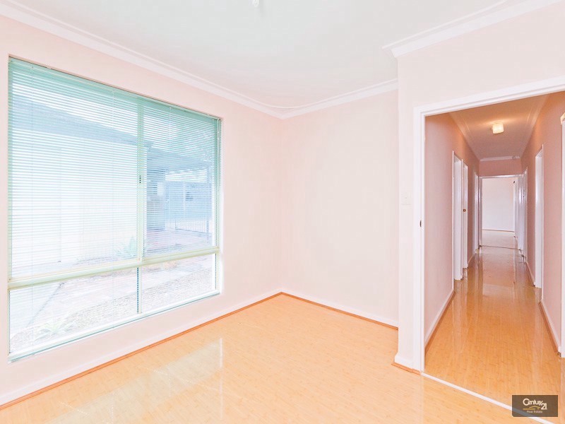 27 Lindy Way, Camillo WA 6111