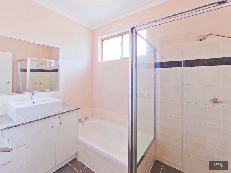 27 Lindy Way, Camillo WA 6111