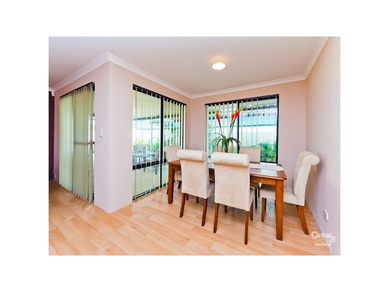 25 Glasgow Way, Seville Grove WA 6112