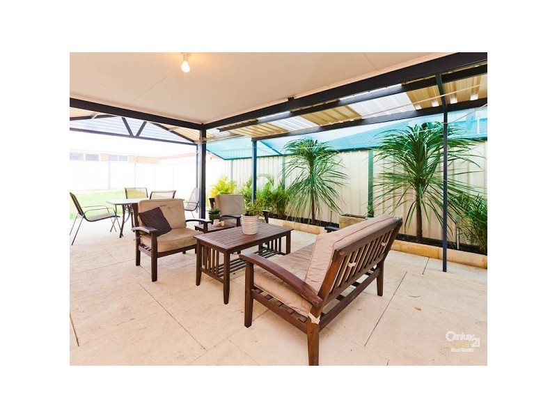 25 Glasgow Way, Seville Grove WA 6112