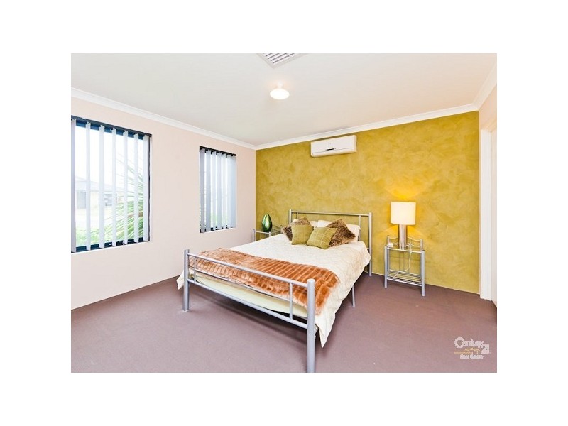 25 Glasgow Way, Seville Grove WA 6112