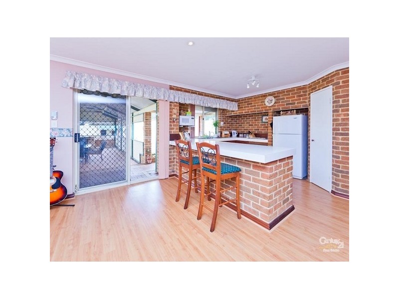 8 Skye Close, Camillo WA 6111