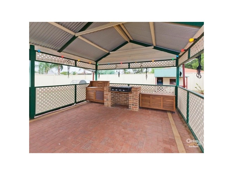8 Skye Close, Camillo WA 6111