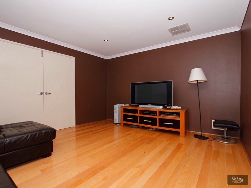 8 Cabra Avenue, Seville Grove WA 6112