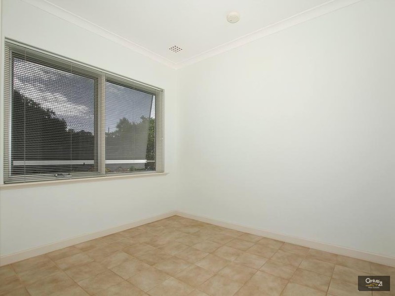19 Amanda Drive, Camillo WA 6111