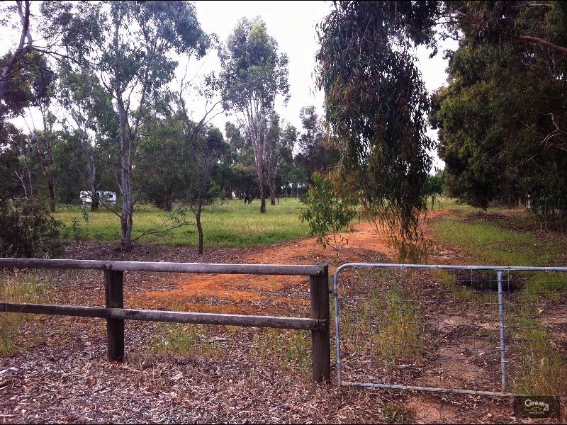 18 Kellet Drive, Darling Downs WA 6122