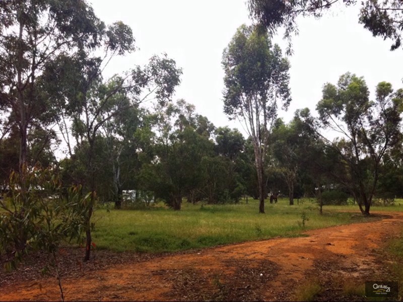18 Kellet Drive, Darling Downs WA 6122