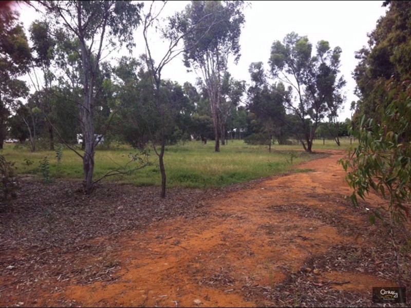 18 Kellet Drive, Darling Downs WA 6122