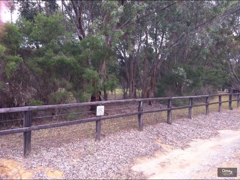 18 Kellet Drive, Darling Downs WA 6122