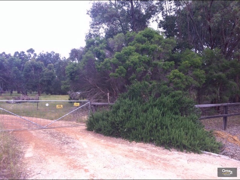 18 Kellet Drive, Darling Downs WA 6122