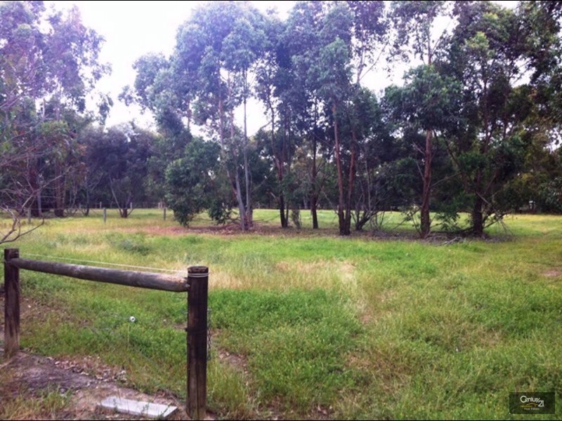 18 Kellet Drive, Darling Downs WA 6122