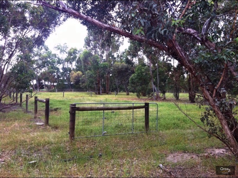 18 Kellet Drive, Darling Downs WA 6122