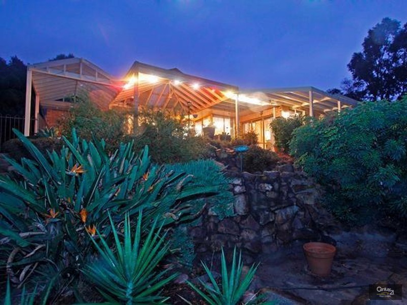 18 Chardonnay Grove, Mount Nasura WA 6112