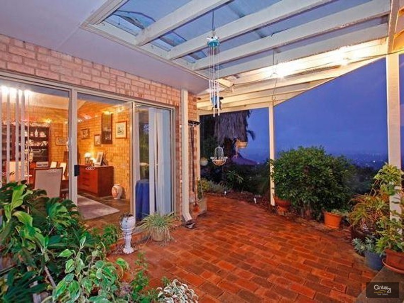 18 Chardonnay Grove, Mount Nasura WA 6112