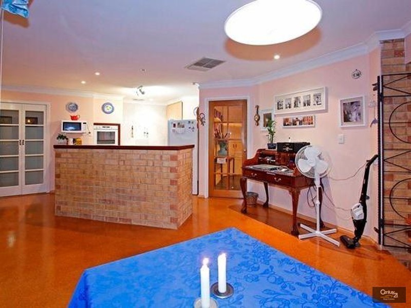 18 Chardonnay Grove, Mount Nasura WA 6112