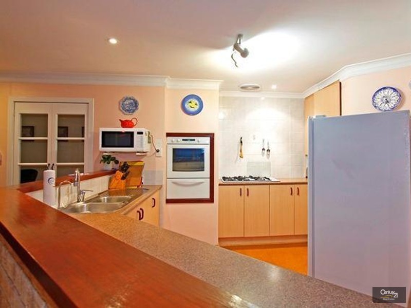 18 Chardonnay Grove, Mount Nasura WA 6112