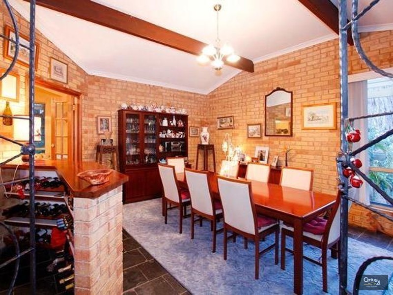 18 Chardonnay Grove, Mount Nasura WA 6112