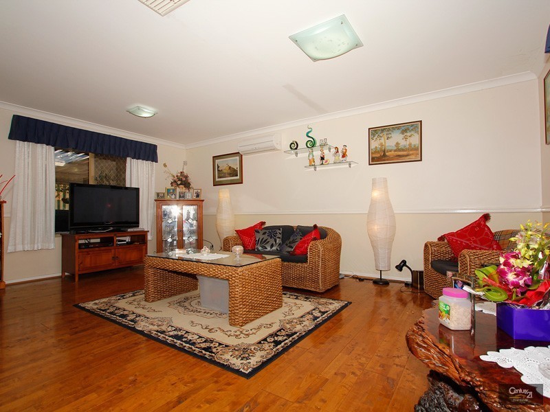 53 Inverness Circle, Camillo WA 6111