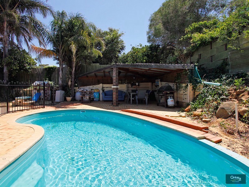 13 Barranduna Drive, Mount Nasura WA 6112