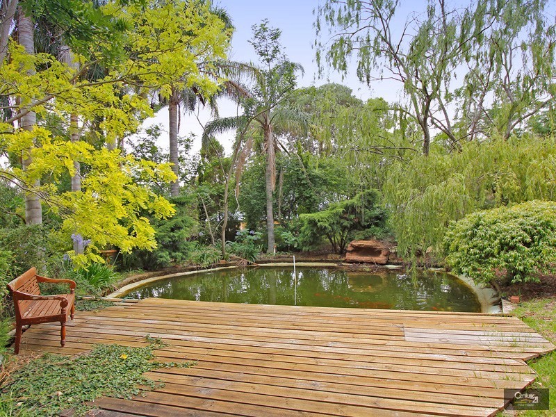 101 Burrows Retreat, Bedfordale WA 6112