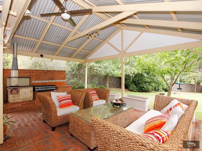 101 Burrows Retreat, Bedfordale WA 6112