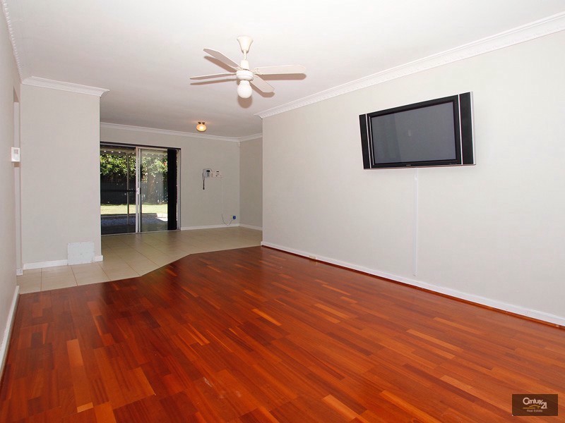 44 Waratah Drive, Camillo WA 6111