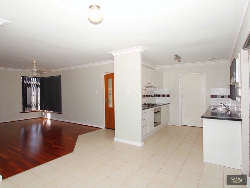 44 Waratah Drive, Camillo WA 6111