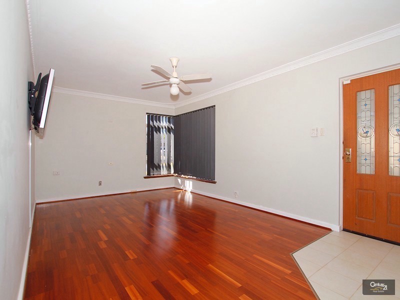 44 Waratah Drive, Camillo WA 6111