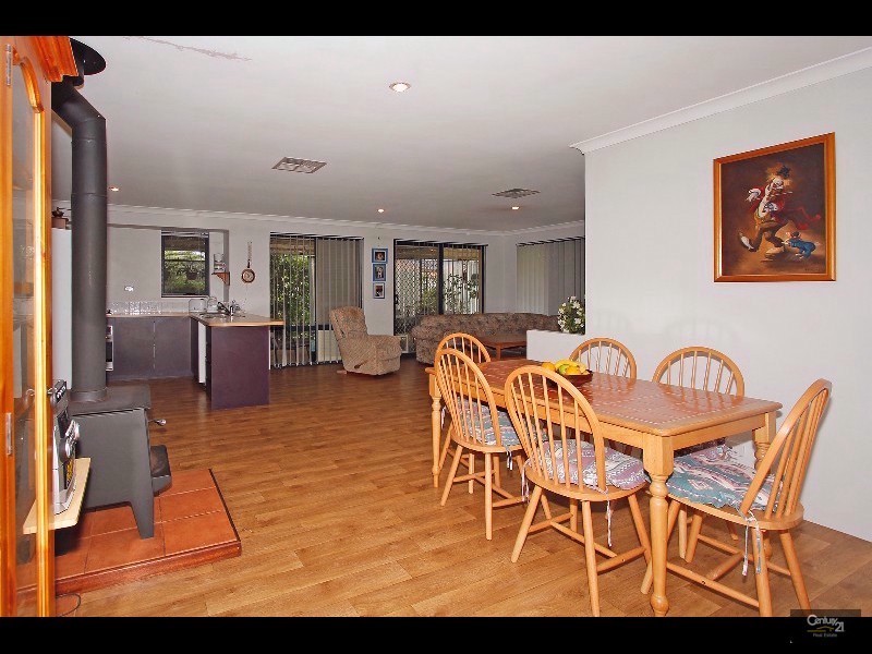 17 Teal Brook Circle, Seville Grove WA 6112