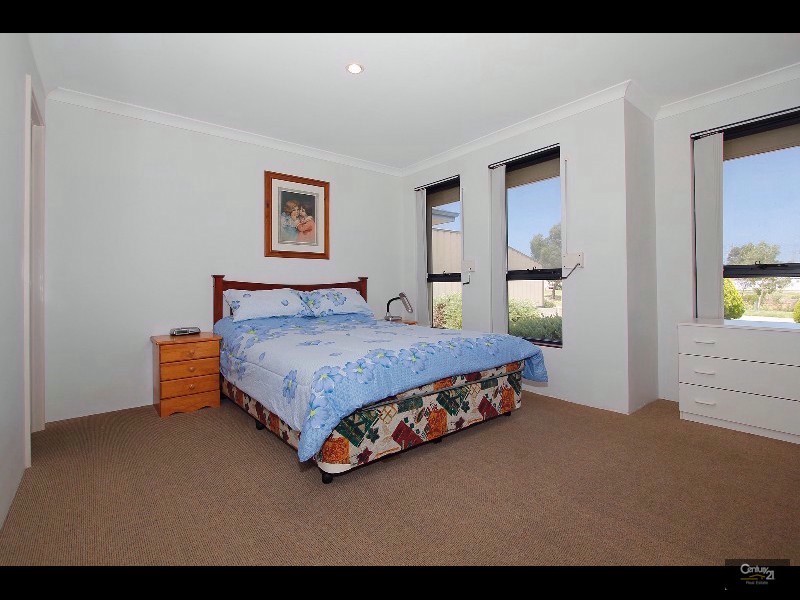 17 Teal Brook Circle, Seville Grove WA 6112