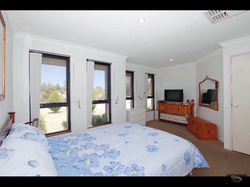 17 Teal Brook Circle, Seville Grove WA 6112