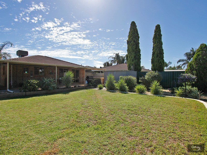 28 Eureka Place, Seville Grove WA 6112