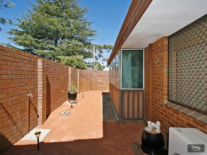 4/6 Toorak Road, Armadale WA 6112
