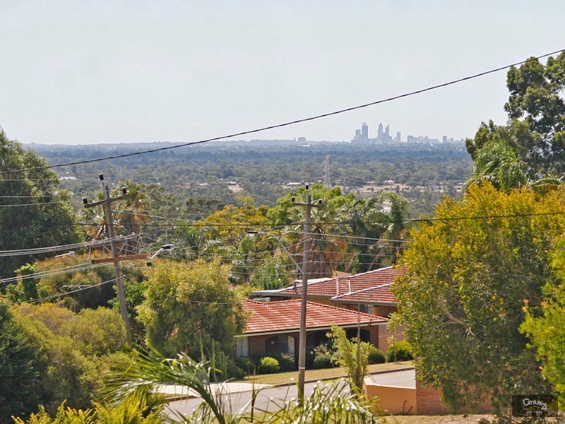 26 Ashley Drive, Kelmscott WA 6111