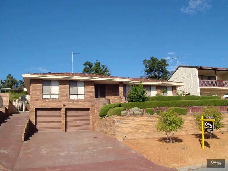 26 Ashley Drive, Kelmscott WA 6111