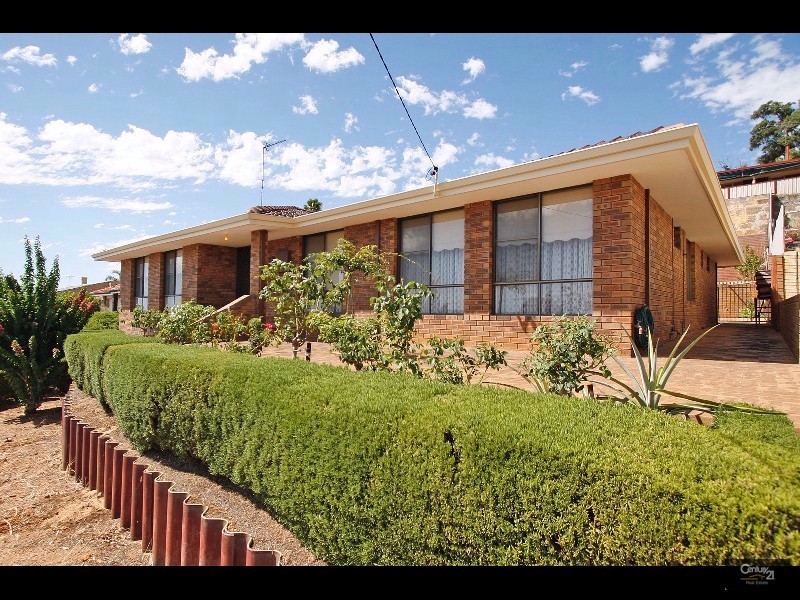 26 Ashley Drive, Kelmscott WA 6111