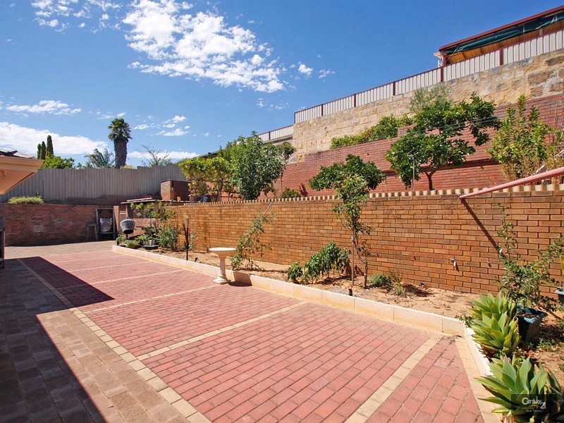 26 Ashley Drive, Kelmscott WA 6111