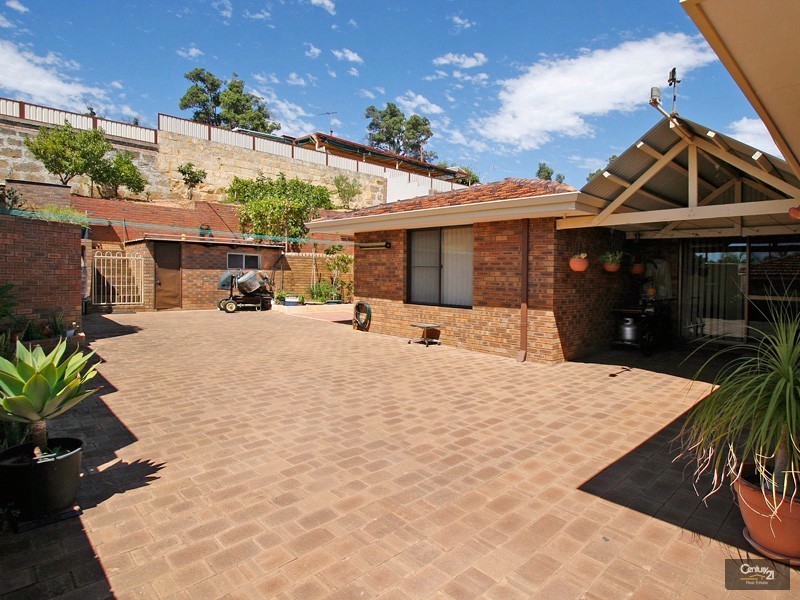 26 Ashley Drive, Kelmscott WA 6111