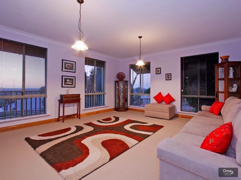 58  Carrick Road, Mount Richon WA 6112