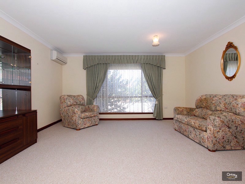 2/133 Railway Avenue, Kelmscott WA 6111