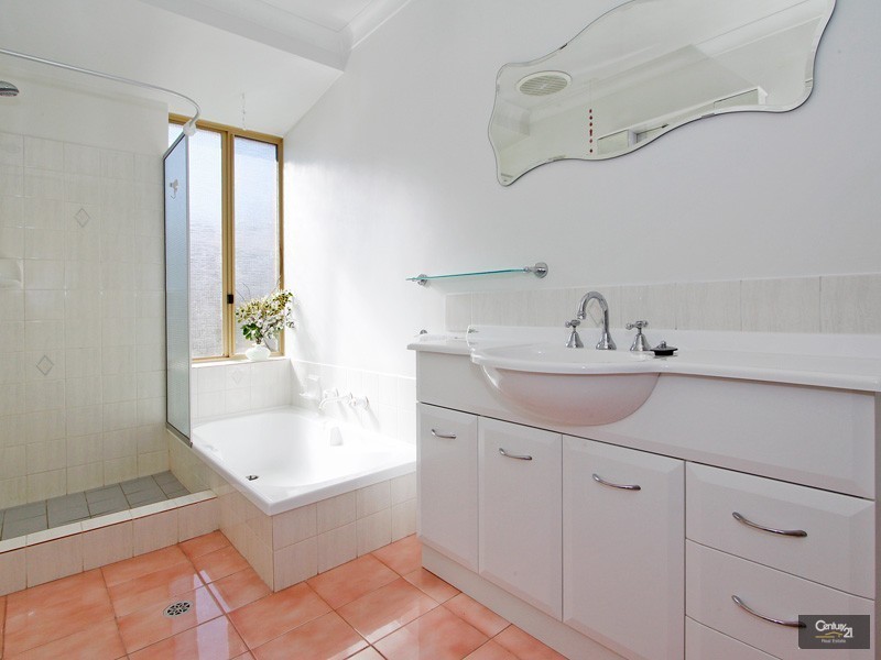 42 Chidzey Drive, Seville Grove WA 6112