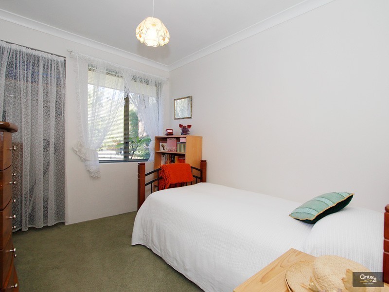 42 Chidzey Drive, Seville Grove WA 6112