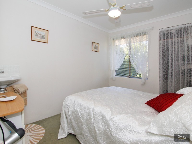 42 Chidzey Drive, Seville Grove WA 6112