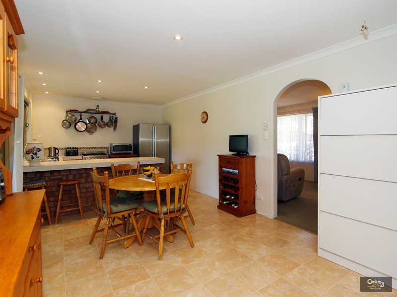 42 Chidzey Drive, Seville Grove WA 6112